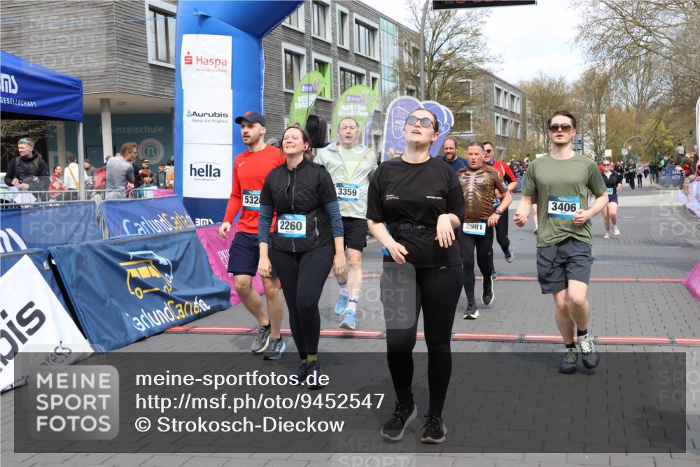 12.04.2026 - 45. Internationalen Wilhelmsburger Insellauf Strokosch-Dieckow http://msf.ph/oto/9452547 12.04.2026 13:09:30 Ziel 2260, 3261, 5324, 3406, 3359, 2981, 5712, 3791, 4453, 4204, 4611, 2440 meine-sportfotos.de