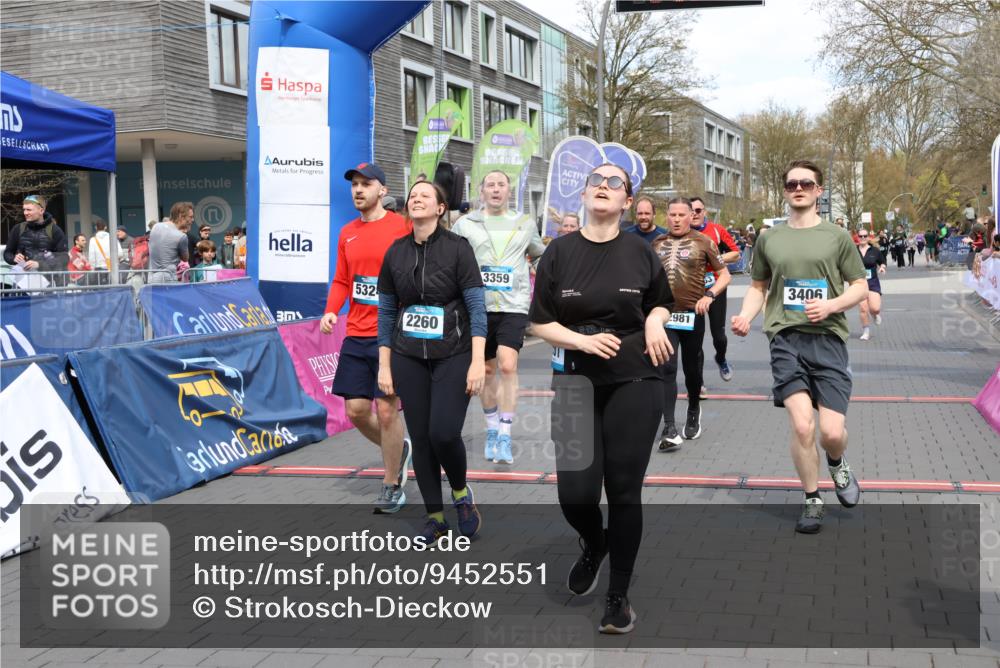 12.04.2026 - 45. Internationalen Wilhelmsburger Insellauf Strokosch-Dieckow http://msf.ph/oto/9452551 12.04.2026 13:09:30 Ziel 2260, 3261, 5324, 3406, 3359, 2981, 5712, 3791, 4453, 4204, 4611, 2440 meine-sportfotos.de