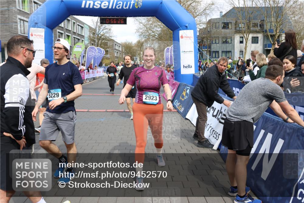 12.04.2026 - 45. Internationalen Wilhelmsburger Insellauf Strokosch-Dieckow http://msf.ph/oto/9452570 12.04.2026 13:09:26 Ziel 2077, 2923, 4652, 2260, 3261, 5324, 3406, 3359, 2981, 5712, 3791 meine-sportfotos.de