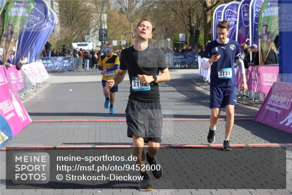 12.04.2026 - 45. Internationalen Wilhelmsburger Insellauf Strokosch-Dieckow http://msf.ph/oto/9452600 12.04.2026 10:36:26 Ziel 3221, 2192, 3731, 4118 meine-sportfotos.de