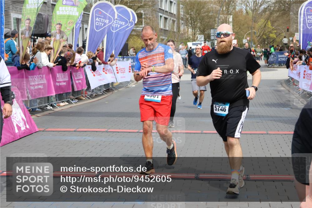 12.04.2026 - 45. Internationalen Wilhelmsburger Insellauf Strokosch-Dieckow http://msf.ph/oto/9452605 12.04.2026 13:09:19 Ziel 4901, 5746, 2560, 5229, 2077, 2923 meine-sportfotos.de