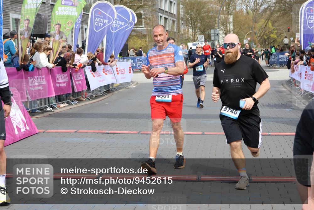 12.04.2026 - 45. Internationalen Wilhelmsburger Insellauf Strokosch-Dieckow http://msf.ph/oto/9452615 12.04.2026 13:09:18 Ziel 4039, 4901, 5746, 2560, 5229, 2077, 2923 meine-sportfotos.de
