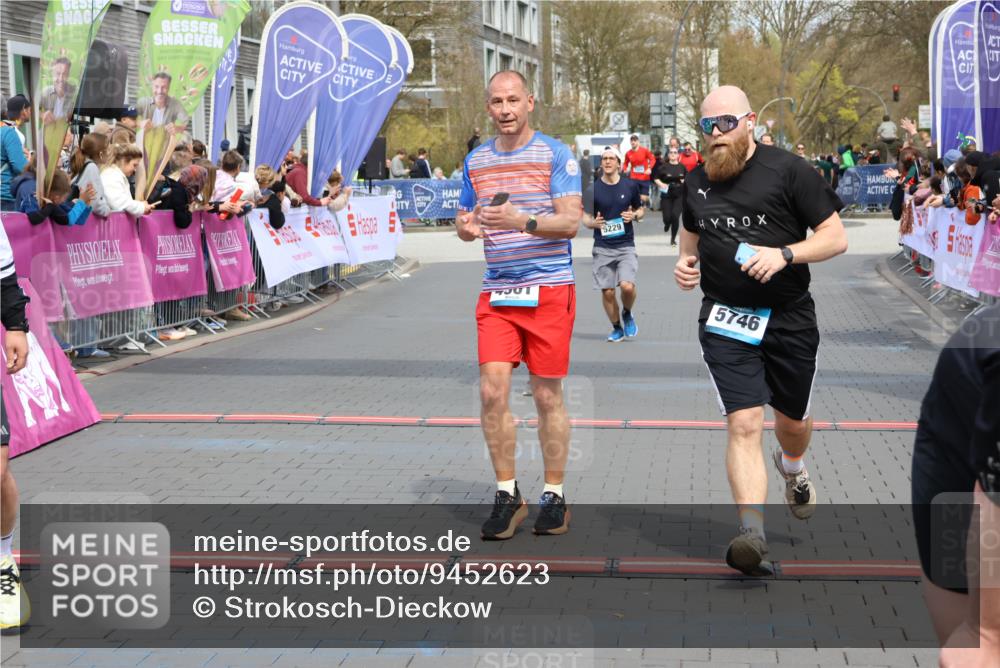 12.04.2026 - 45. Internationalen Wilhelmsburger Insellauf Strokosch-Dieckow http://msf.ph/oto/9452623 12.04.2026 13:09:18 Ziel 4039, 4901, 5746, 2560, 5229, 2077, 2923 meine-sportfotos.de