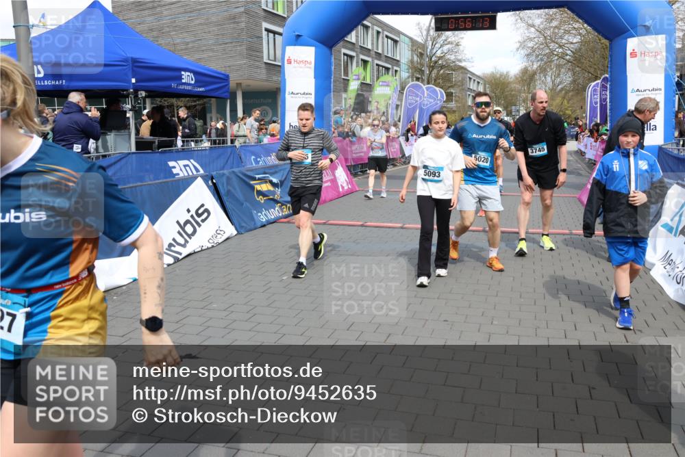 12.04.2026 - 45. Internationalen Wilhelmsburger Insellauf Strokosch-Dieckow http://msf.ph/oto/9452635 12.04.2026 13:09:13 Ziel 5027, 5093, 5020, 4265, 3035, 5305, 4757, 4039, 4901, 5746 meine-sportfotos.de