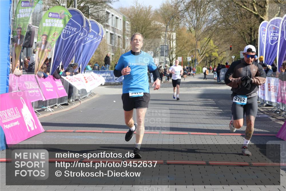 12.04.2026 - 45. Internationalen Wilhelmsburger Insellauf Strokosch-Dieckow http://msf.ph/oto/9452637 12.04.2026 10:24:18 Ziel 3476, 2702, 3351 meine-sportfotos.de
