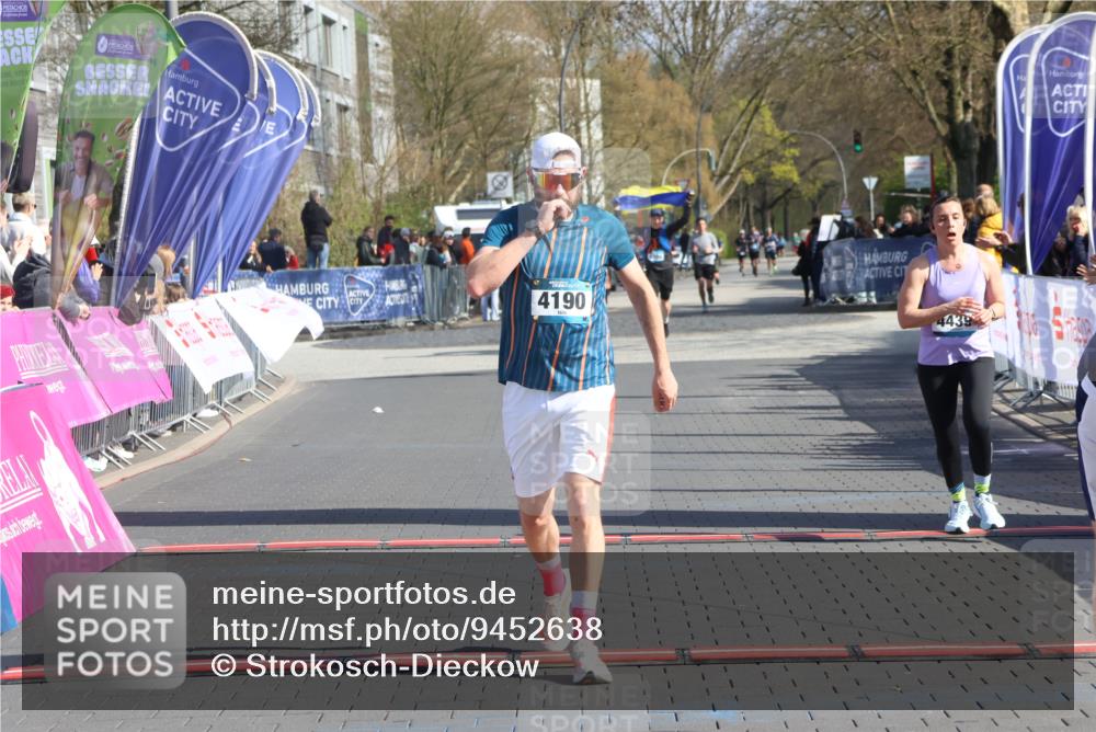 12.04.2026 - 45. Internationalen Wilhelmsburger Insellauf Strokosch-Dieckow http://msf.ph/oto/9452638 12.04.2026 10:36:35 Ziel 4190, 4439 meine-sportfotos.de
