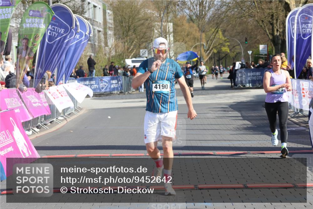 12.04.2026 - 45. Internationalen Wilhelmsburger Insellauf Strokosch-Dieckow http://msf.ph/oto/9452642 12.04.2026 10:36:35 Ziel 4190, 4439 meine-sportfotos.de