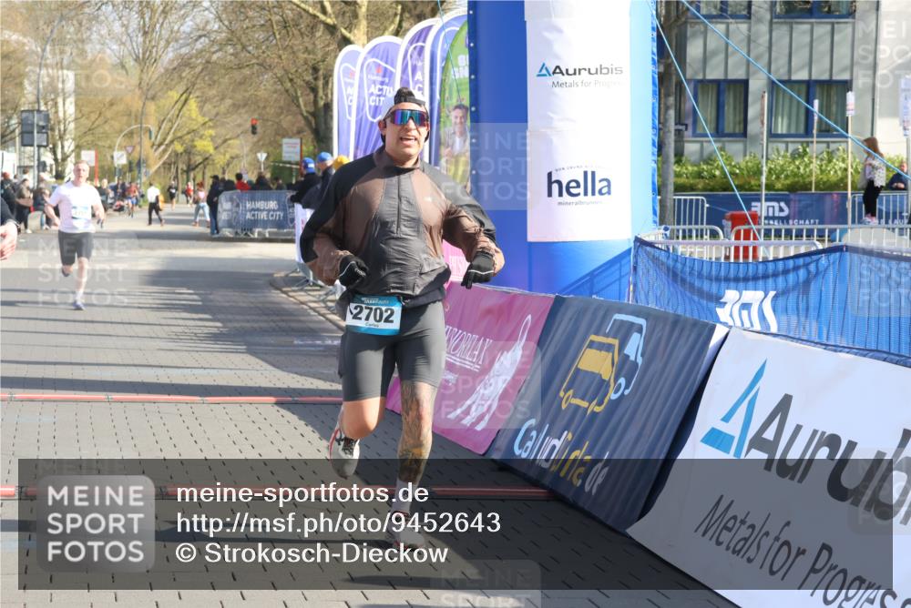 12.04.2026 - 45. Internationalen Wilhelmsburger Insellauf Strokosch-Dieckow http://msf.ph/oto/9452643 12.04.2026 10:24:18 Ziel 3476, 2702, 3351 meine-sportfotos.de