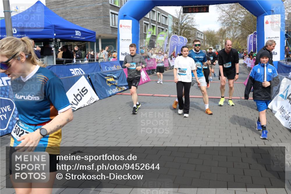 12.04.2026 - 45. Internationalen Wilhelmsburger Insellauf Strokosch-Dieckow http://msf.ph/oto/9452644 12.04.2026 13:09:12 Ziel 5027, 5093, 5020, 4265, 3035, 5305, 4757, 4039 meine-sportfotos.de