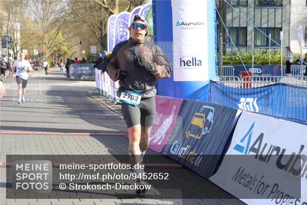 12.04.2026 - 45. Internationalen Wilhelmsburger Insellauf Strokosch-Dieckow http://msf.ph/oto/9452652 12.04.2026 10:24:19 Ziel 3476, 2702, 3351 meine-sportfotos.de