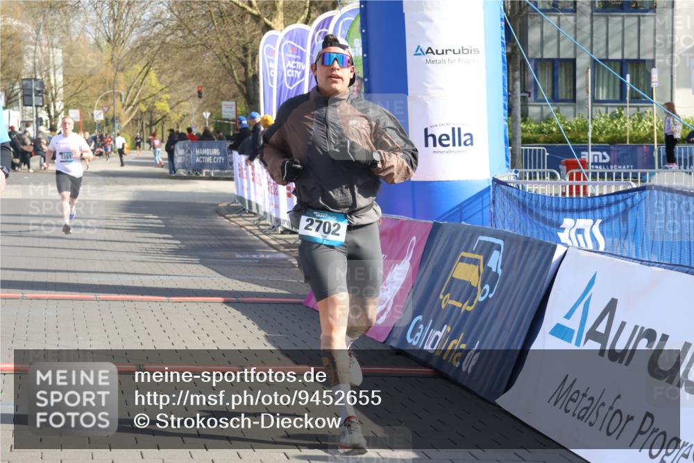 12.04.2026 - 45. Internationalen Wilhelmsburger Insellauf Strokosch-Dieckow http://msf.ph/oto/9452655 12.04.2026 10:24:19 Ziel 3476, 2702, 3351 meine-sportfotos.de