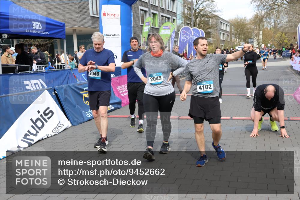 12.04.2026 - 45. Internationalen Wilhelmsburger Insellauf Strokosch-Dieckow http://msf.ph/oto/9452662 12.04.2026 13:09:05 Ziel 3745, 2046, 4102, 5795, 4860, 5313, 5027, 5093 meine-sportfotos.de