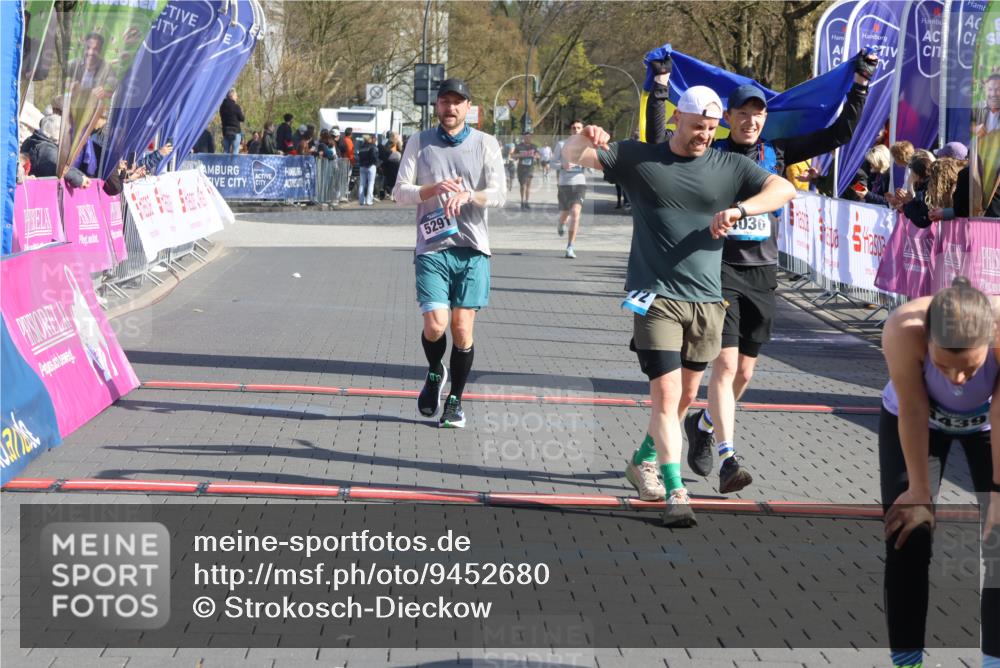 12.04.2026 - 45. Internationalen Wilhelmsburger Insellauf Strokosch-Dieckow http://msf.ph/oto/9452680 12.04.2026 10:36:43 Ziel 4172, 4030, 5291 meine-sportfotos.de