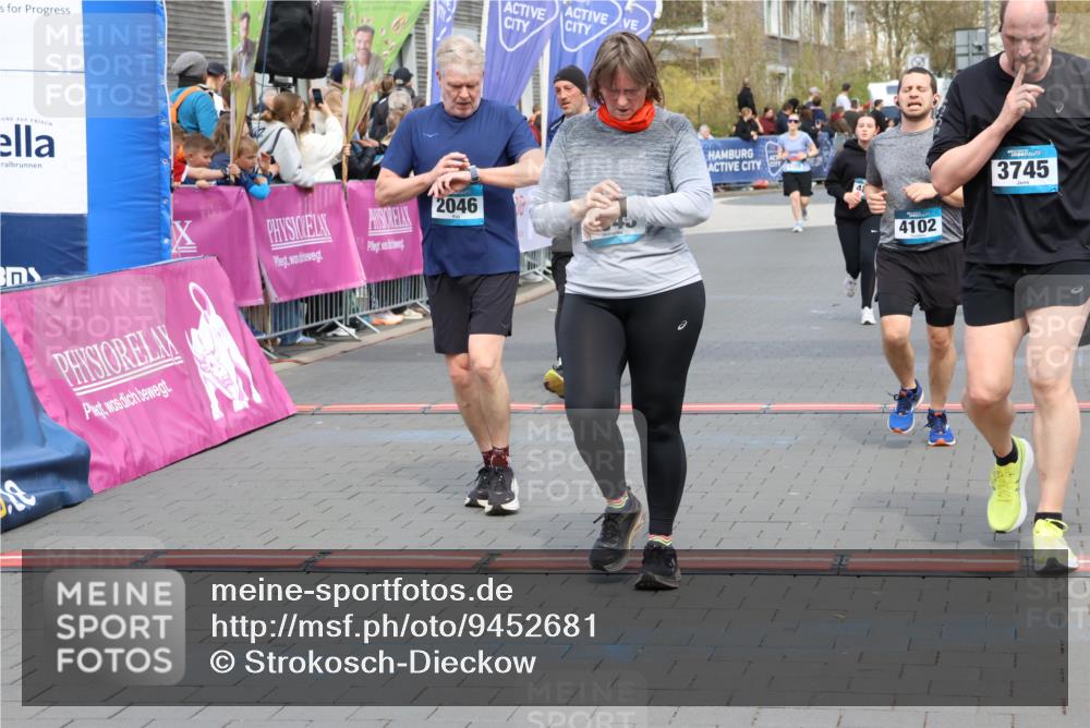 12.04.2026 - 45. Internationalen Wilhelmsburger Insellauf Strokosch-Dieckow http://msf.ph/oto/9452681 12.04.2026 13:09:02 Ziel 2436, 2045, 3745, 2046, 4102, 5795, 4860, 5313 meine-sportfotos.de