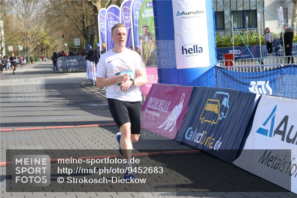 12.04.2026 - 45. Internationalen Wilhelmsburger Insellauf Strokosch-Dieckow http://msf.ph/oto/9452683 12.04.2026 10:24:23 Ziel 3351 meine-sportfotos.de
