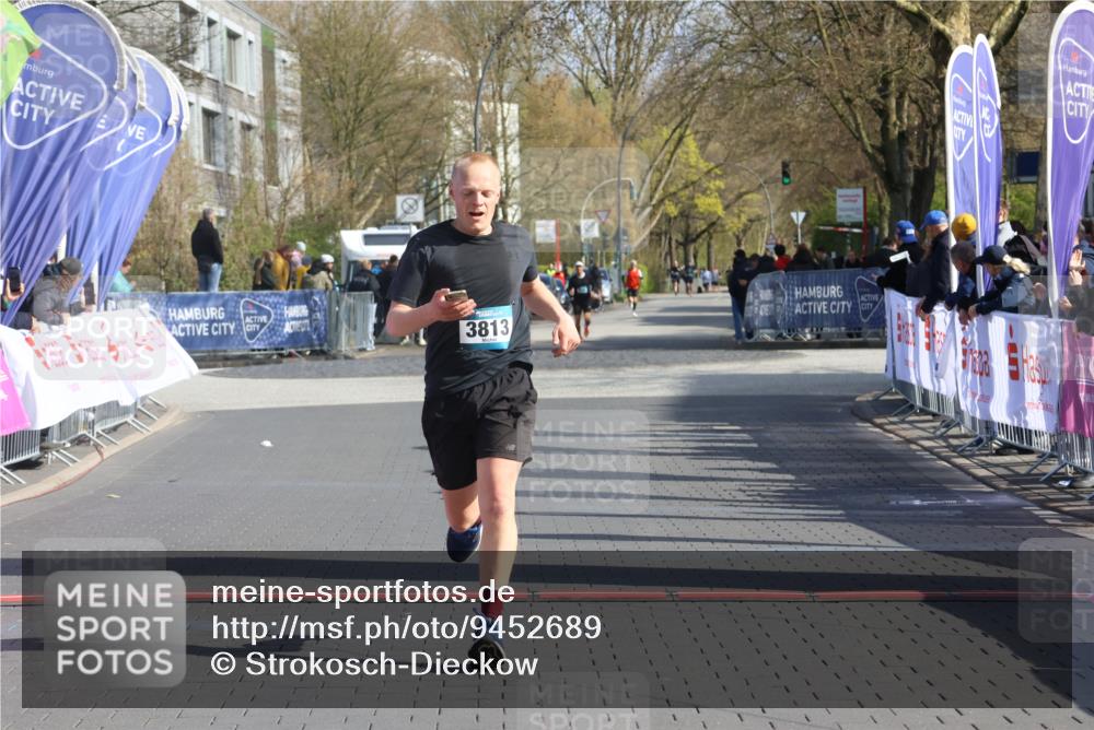 12.04.2026 - 45. Internationalen Wilhelmsburger Insellauf Strokosch-Dieckow http://msf.ph/oto/9452689 12.04.2026 10:24:35 Ziel 3813 meine-sportfotos.de