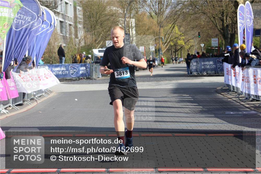 12.04.2026 - 45. Internationalen Wilhelmsburger Insellauf Strokosch-Dieckow http://msf.ph/oto/9452699 12.04.2026 10:24:35 Ziel 3813 meine-sportfotos.de