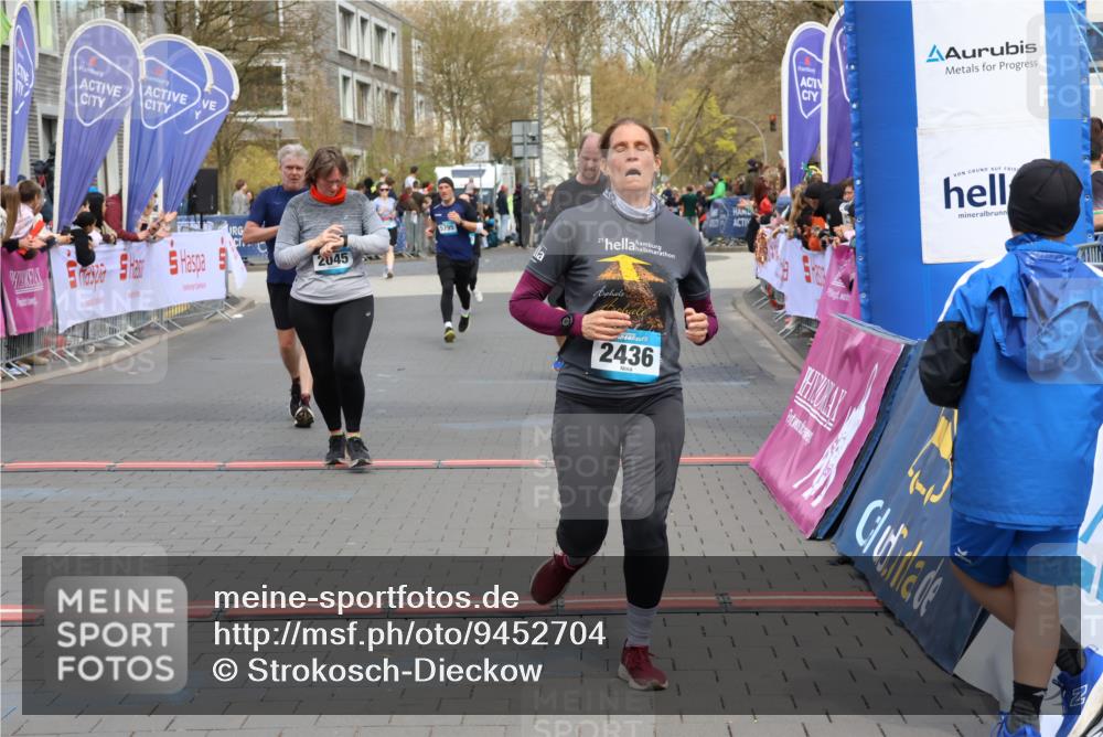 12.04.2026 - 45. Internationalen Wilhelmsburger Insellauf Strokosch-Dieckow http://msf.ph/oto/9452704 12.04.2026 13:08:59 Ziel 4967, 2436, 2045, 3745, 2046, 4102, 5795 meine-sportfotos.de
