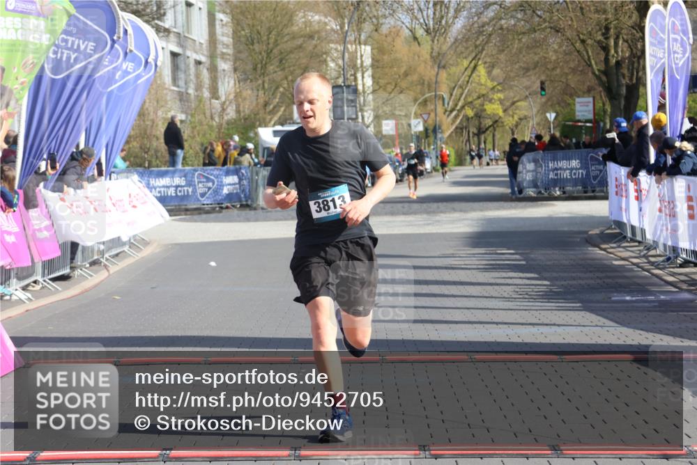 12.04.2026 - 45. Internationalen Wilhelmsburger Insellauf Strokosch-Dieckow http://msf.ph/oto/9452705 12.04.2026 10:24:36 Ziel 3813 meine-sportfotos.de