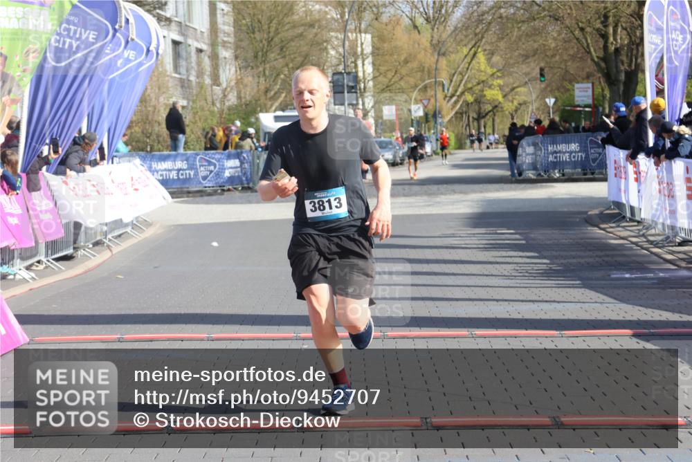 12.04.2026 - 45. Internationalen Wilhelmsburger Insellauf Strokosch-Dieckow http://msf.ph/oto/9452707 12.04.2026 10:24:36 Ziel 3813 meine-sportfotos.de