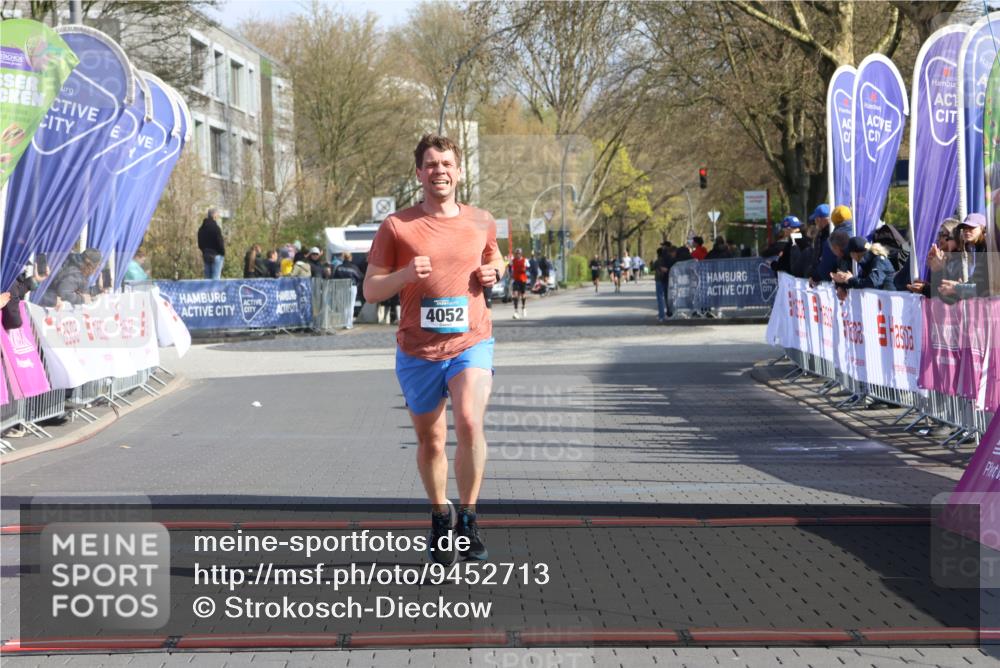 12.04.2026 - 45. Internationalen Wilhelmsburger Insellauf Strokosch-Dieckow http://msf.ph/oto/9452713 12.04.2026 10:24:44 Ziel 4052 meine-sportfotos.de