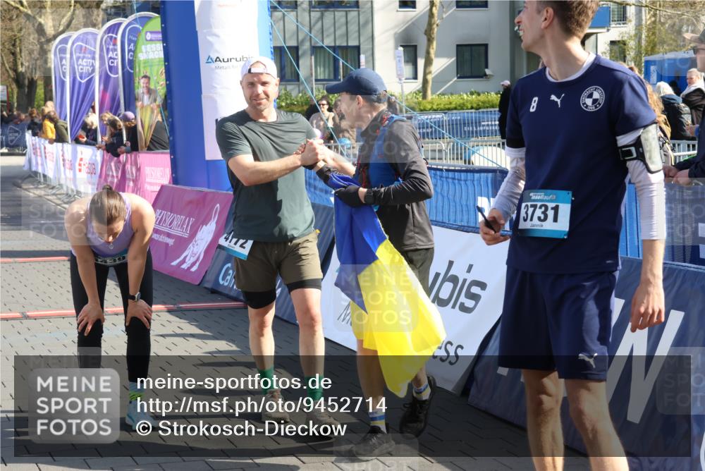 12.04.2026 - 45. Internationalen Wilhelmsburger Insellauf Strokosch-Dieckow http://msf.ph/oto/9452714 12.04.2026 10:36:47 Ziel 4030, 5291, 2446 meine-sportfotos.de