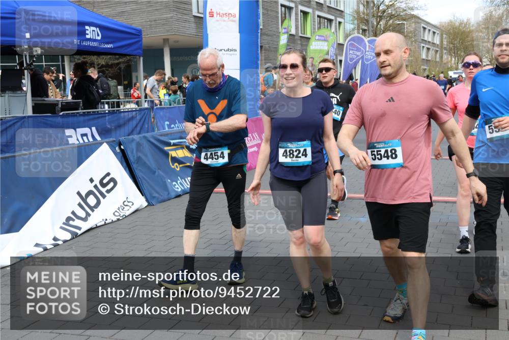 12.04.2026 - 45. Internationalen Wilhelmsburger Insellauf Strokosch-Dieckow http://msf.ph/oto/9452722 12.04.2026 13:08:51 Ziel 4046, 4824, 5548, 5547, 4640, 5231, 5306, 3896 meine-sportfotos.de