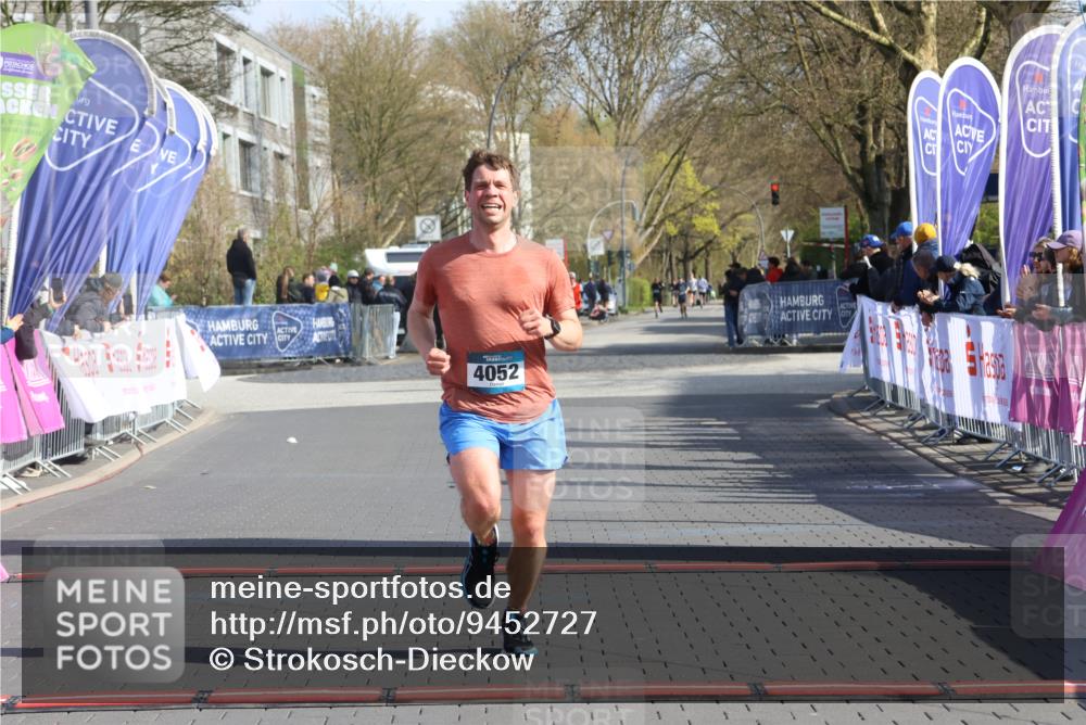 12.04.2026 - 45. Internationalen Wilhelmsburger Insellauf Strokosch-Dieckow http://msf.ph/oto/9452727 12.04.2026 10:24:44 Ziel 4052 meine-sportfotos.de