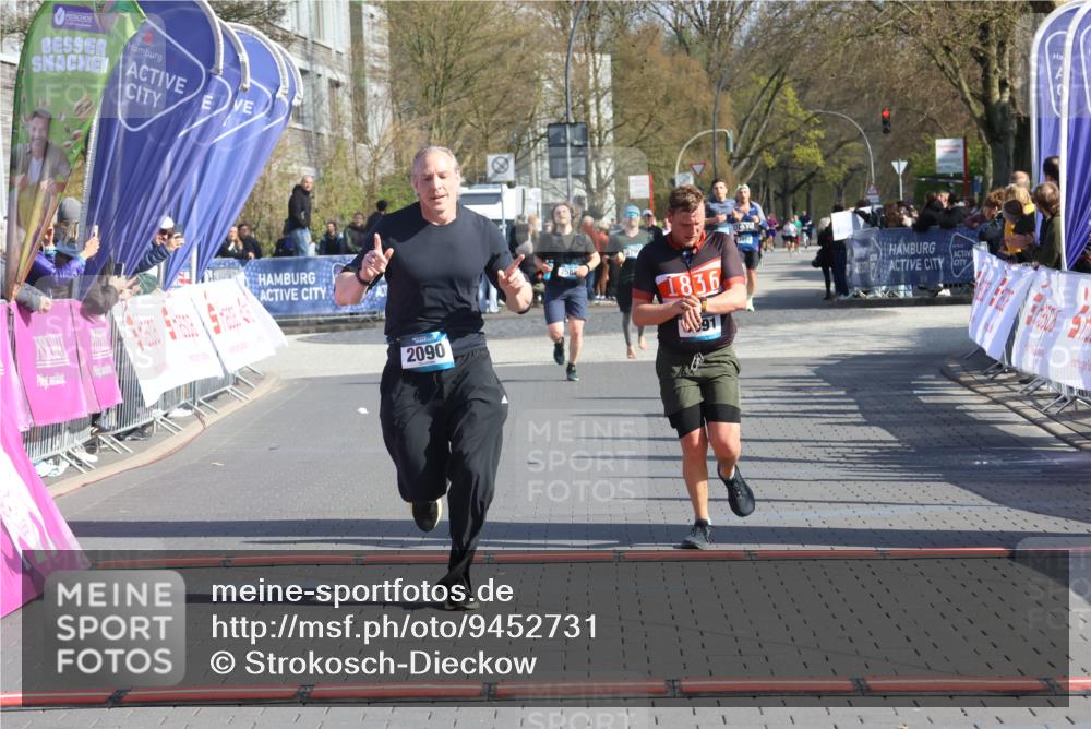 12.04.2026 - 45. Internationalen Wilhelmsburger Insellauf Strokosch-Dieckow http://msf.ph/oto/9452731 12.04.2026 10:36:56 Ziel 2090, 5691 meine-sportfotos.de