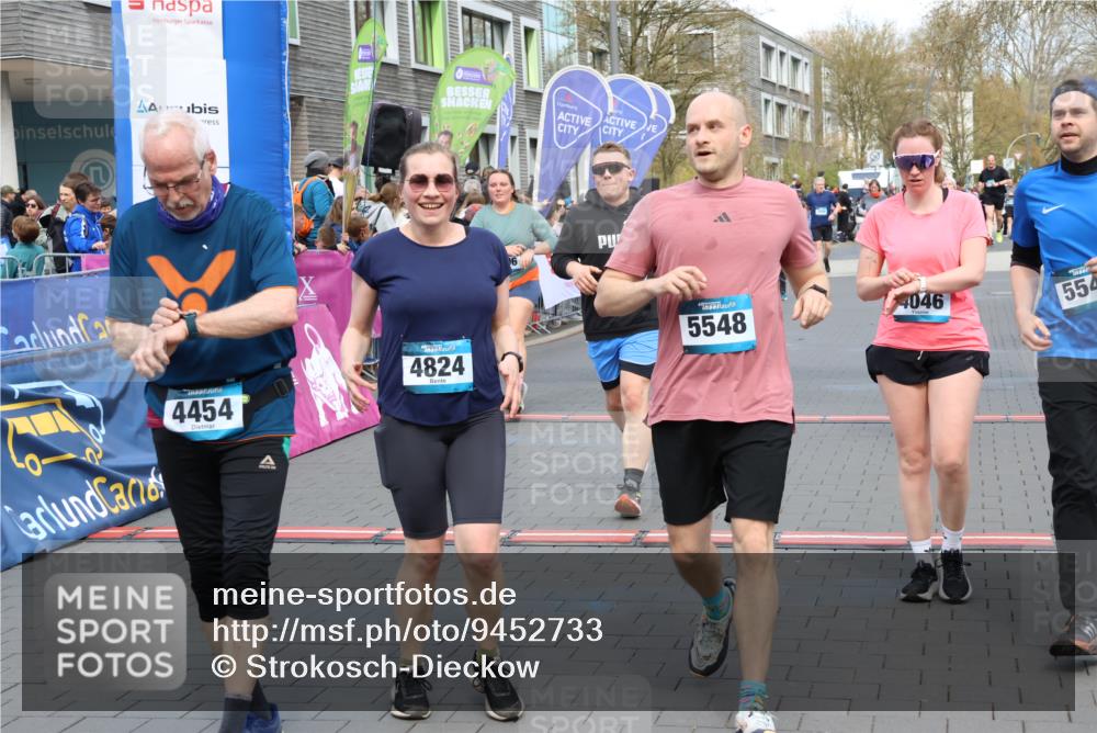 12.04.2026 - 45. Internationalen Wilhelmsburger Insellauf Strokosch-Dieckow http://msf.ph/oto/9452733 12.04.2026 13:08:50 Ziel 4454, 4046, 4824, 5548, 5547, 4640, 5231, 5306, 3896 meine-sportfotos.de
