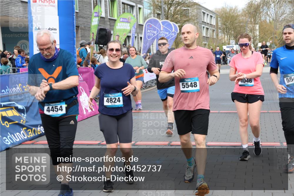 12.04.2026 - 45. Internationalen Wilhelmsburger Insellauf Strokosch-Dieckow http://msf.ph/oto/9452737 12.04.2026 13:08:50 Ziel 4454, 4046, 4824, 5548, 5547, 4640, 5231, 5306, 3896 meine-sportfotos.de