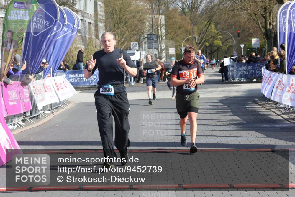12.04.2026 - 45. Internationalen Wilhelmsburger Insellauf Strokosch-Dieckow http://msf.ph/oto/9452739 12.04.2026 10:36:56 Ziel 2090, 5691 meine-sportfotos.de