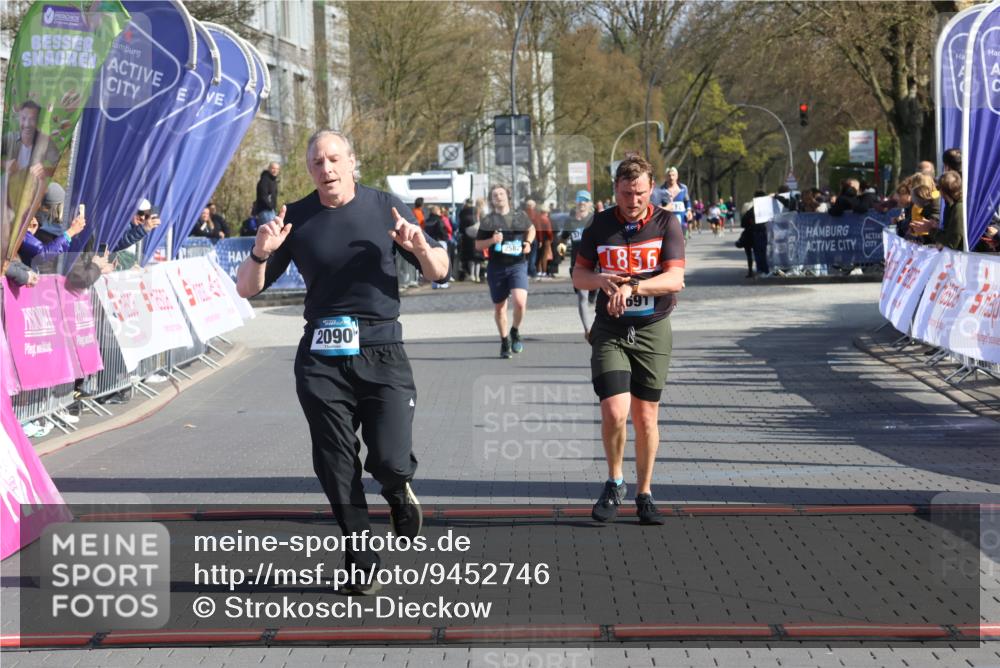 12.04.2026 - 45. Internationalen Wilhelmsburger Insellauf Strokosch-Dieckow http://msf.ph/oto/9452746 12.04.2026 10:36:56 Ziel 2090, 5691 meine-sportfotos.de