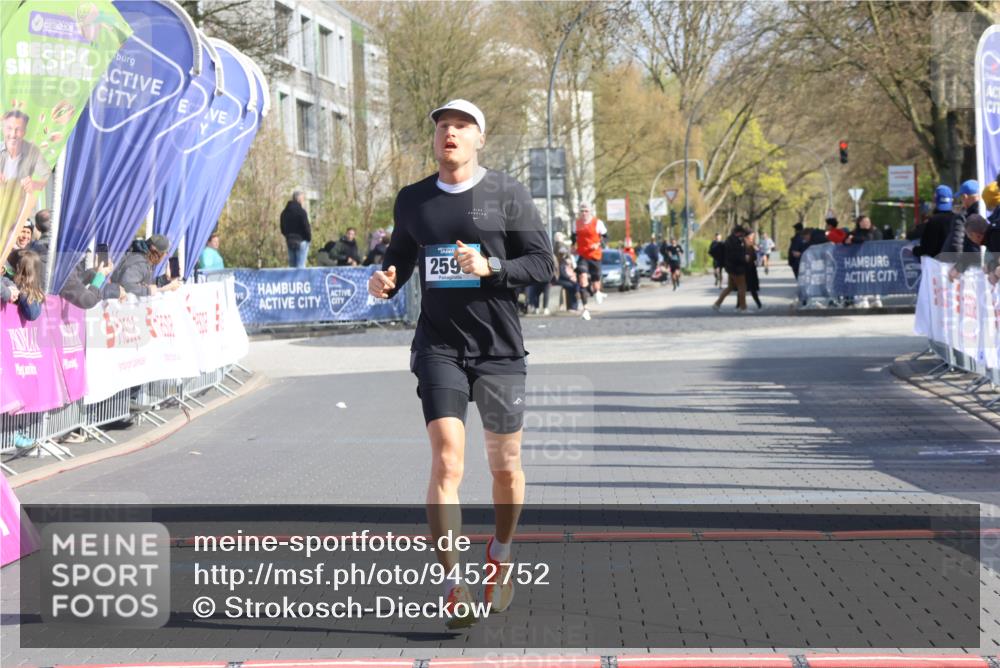 12.04.2026 - 45. Internationalen Wilhelmsburger Insellauf Strokosch-Dieckow http://msf.ph/oto/9452752 12.04.2026 10:24:52 Ziel 2595 meine-sportfotos.de