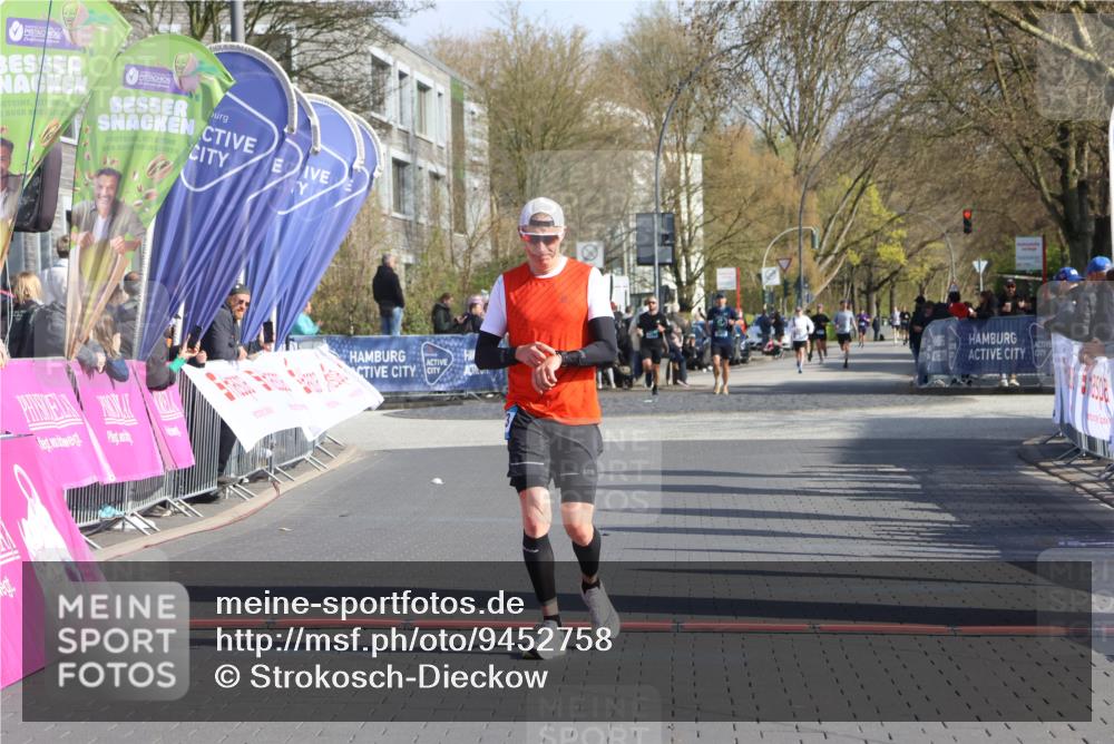 12.04.2026 - 45. Internationalen Wilhelmsburger Insellauf Strokosch-Dieckow http://msf.ph/oto/9452758 12.04.2026 10:25:02 Ziel 4143 meine-sportfotos.de