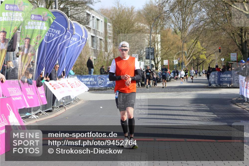 12.04.2026 - 45. Internationalen Wilhelmsburger Insellauf Strokosch-Dieckow http://msf.ph/oto/9452764 12.04.2026 10:25:02 Ziel 4143 meine-sportfotos.de