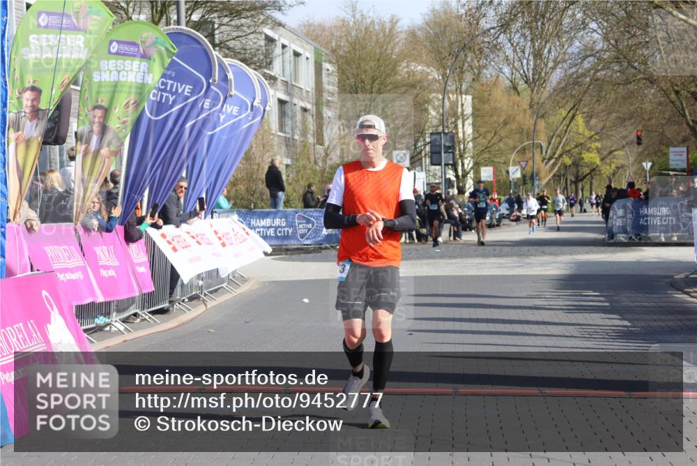 12.04.2026 - 45. Internationalen Wilhelmsburger Insellauf Strokosch-Dieckow http://msf.ph/oto/9452777 12.04.2026 10:25:03 Ziel 4143 meine-sportfotos.de