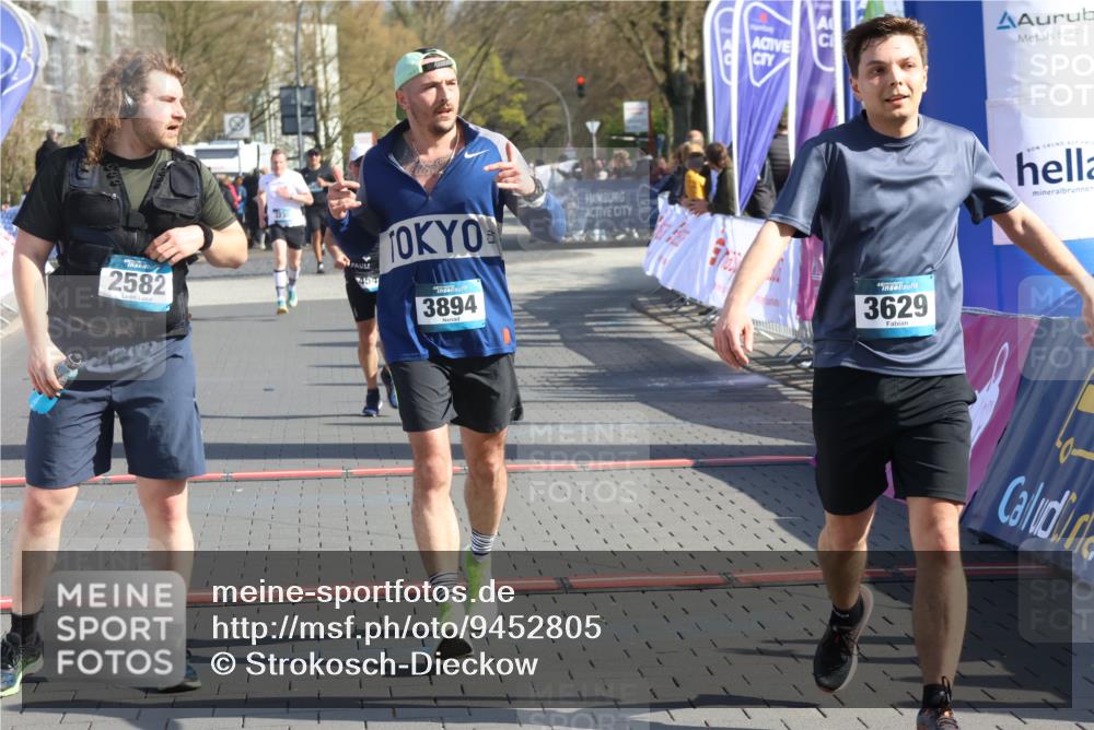 12.04.2026 - 45. Internationalen Wilhelmsburger Insellauf Strokosch-Dieckow http://msf.ph/oto/9452805 12.04.2026 10:37:07 Ziel 3629, 3894, 4544 meine-sportfotos.de