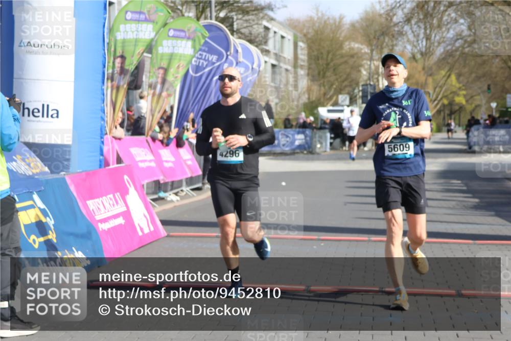 12.04.2026 - 45. Internationalen Wilhelmsburger Insellauf Strokosch-Dieckow http://msf.ph/oto/9452810 12.04.2026 10:25:13 Ziel 5609, 4296 meine-sportfotos.de