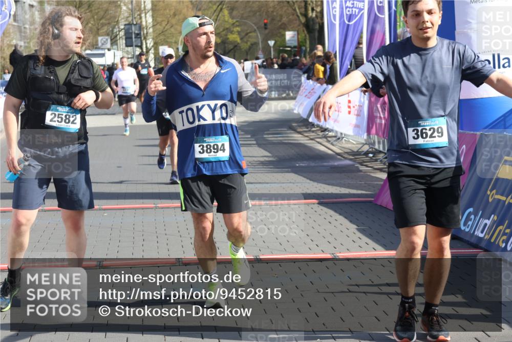 12.04.2026 - 45. Internationalen Wilhelmsburger Insellauf Strokosch-Dieckow http://msf.ph/oto/9452815 12.04.2026 10:37:07 Ziel 3629, 3894, 4544 meine-sportfotos.de