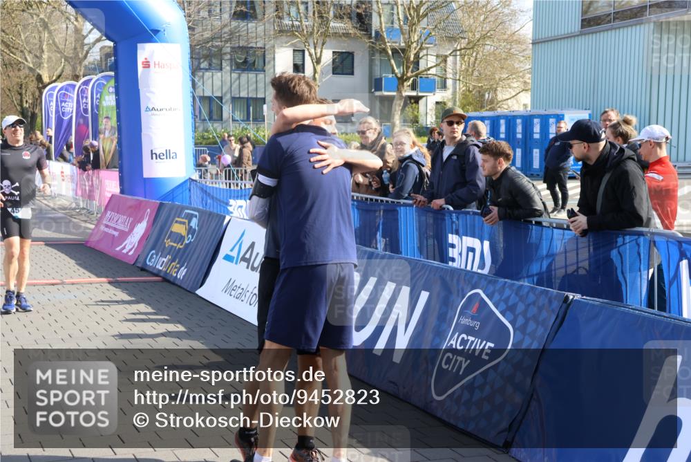 12.04.2026 - 45. Internationalen Wilhelmsburger Insellauf Strokosch-Dieckow http://msf.ph/oto/9452823 12.04.2026 10:37:11 Ziel 4544, 3230 meine-sportfotos.de
