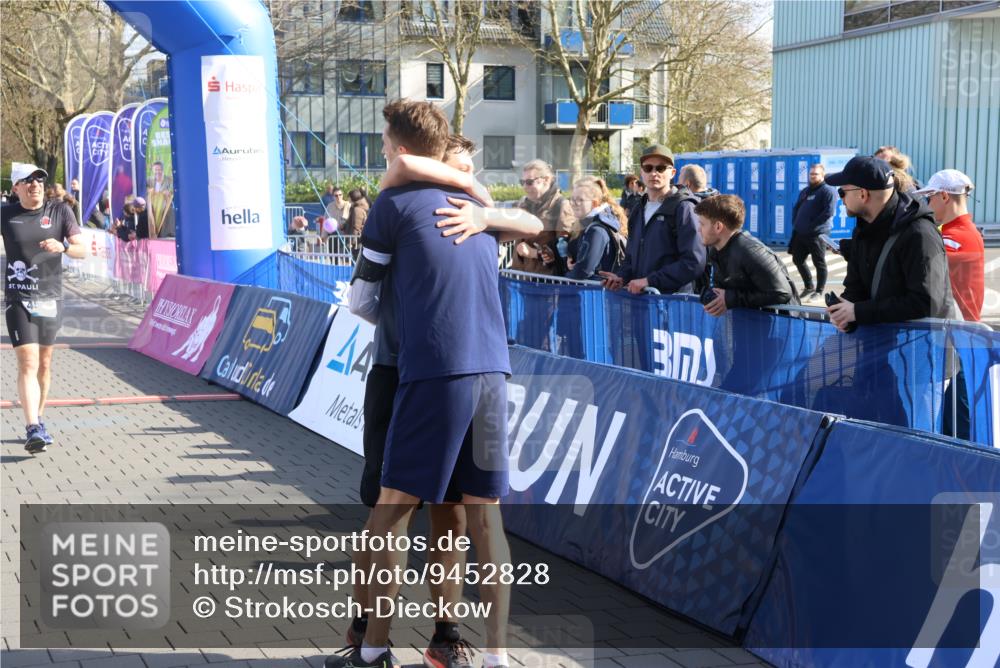 12.04.2026 - 45. Internationalen Wilhelmsburger Insellauf Strokosch-Dieckow http://msf.ph/oto/9452828 12.04.2026 10:37:11 Ziel 4544, 3230 meine-sportfotos.de