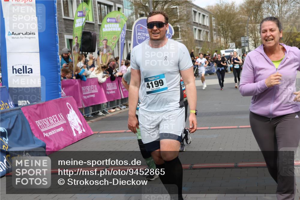 12.04.2026 - 45. Internationalen Wilhelmsburger Insellauf Strokosch-Dieckow http://msf.ph/oto/9452865 12.04.2026 13:08:30 Ziel 4161, 5753, 4218, 4199, 5220, 3070, 4736, 4149 meine-sportfotos.de