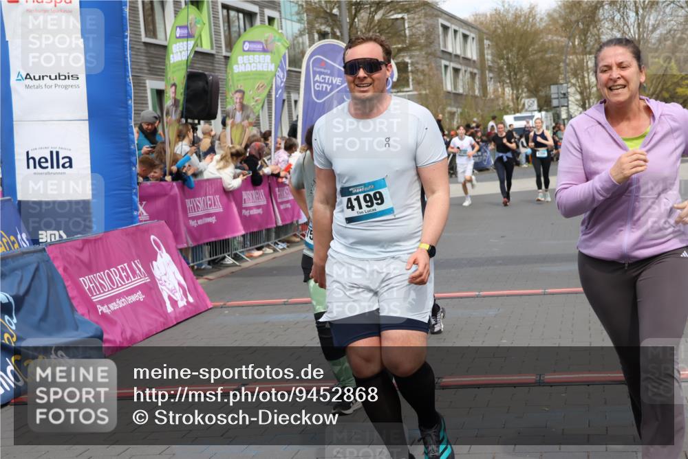 12.04.2026 - 45. Internationalen Wilhelmsburger Insellauf Strokosch-Dieckow http://msf.ph/oto/9452868 12.04.2026 13:08:29 Ziel 5568, 4161, 5753, 4218, 4199, 5220, 3070, 4736 meine-sportfotos.de
