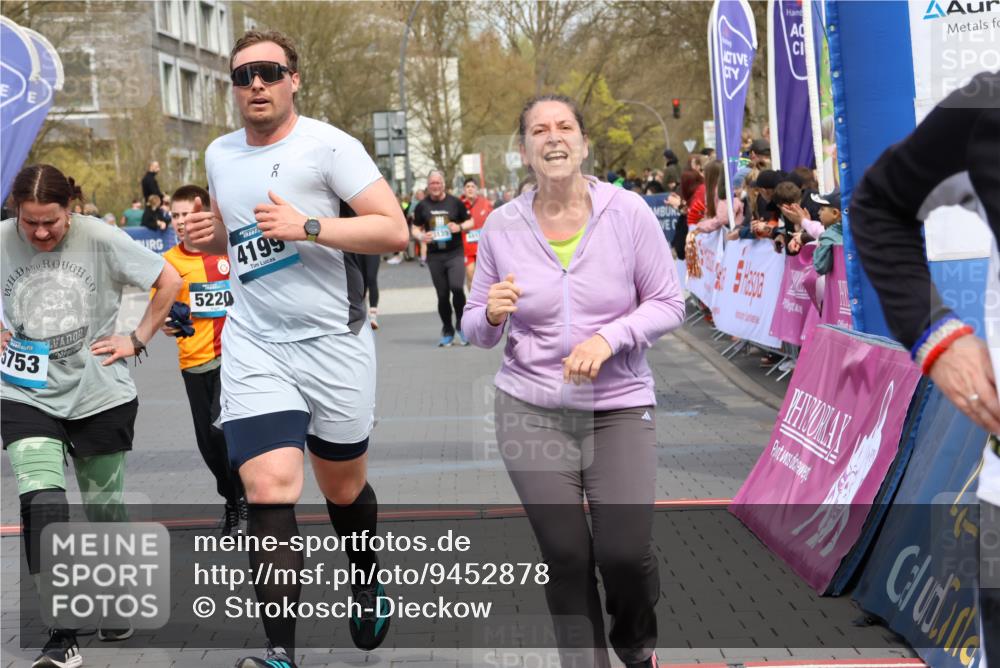 12.04.2026 - 45. Internationalen Wilhelmsburger Insellauf Strokosch-Dieckow http://msf.ph/oto/9452878 12.04.2026 13:08:29 Ziel 5568, 4161, 5753, 4218, 4199, 5220, 3070, 4736 meine-sportfotos.de