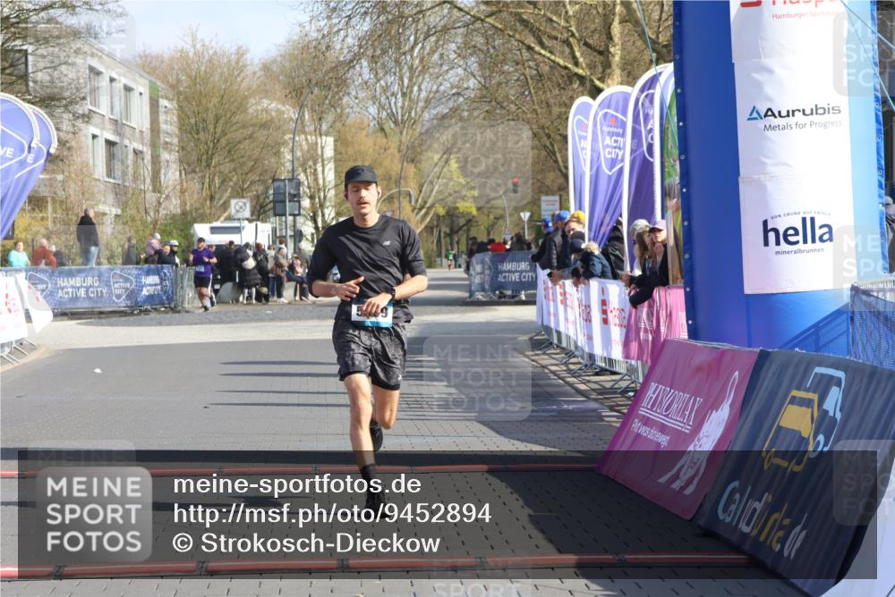 12.04.2026 - 45. Internationalen Wilhelmsburger Insellauf Strokosch-Dieckow http://msf.ph/oto/9452894 12.04.2026 10:25:28 Ziel 5415, 5569 meine-sportfotos.de