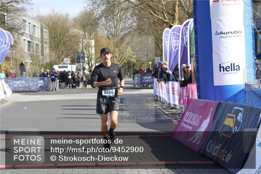 12.04.2026 - 45. Internationalen Wilhelmsburger Insellauf Strokosch-Dieckow http://msf.ph/oto/9452900 12.04.2026 10:25:28 Ziel 5415, 5569 meine-sportfotos.de