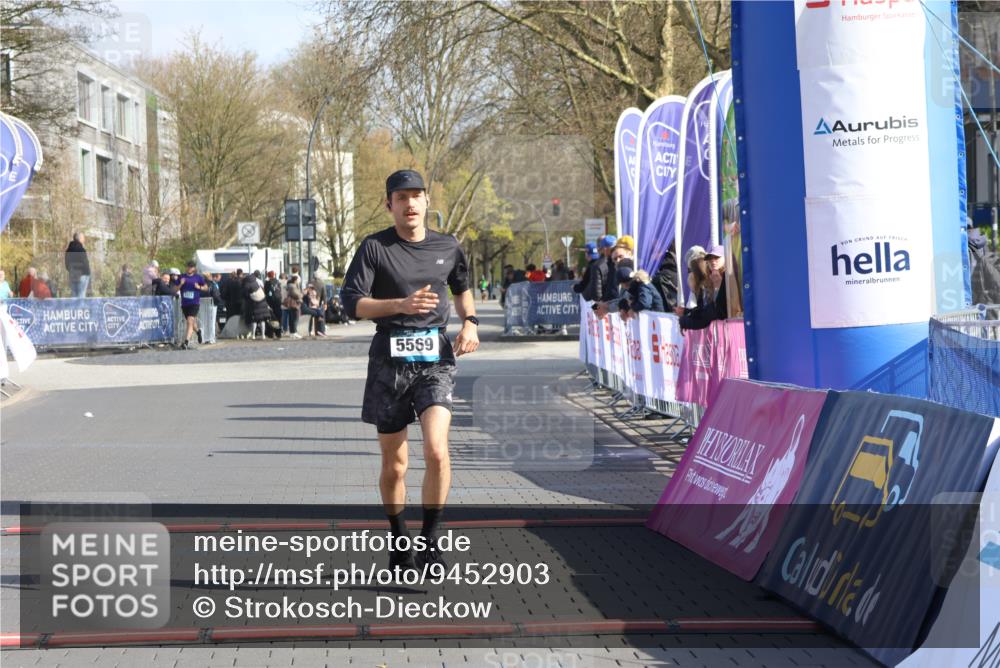 12.04.2026 - 45. Internationalen Wilhelmsburger Insellauf Strokosch-Dieckow http://msf.ph/oto/9452903 12.04.2026 10:25:28 Ziel 5415, 5569 meine-sportfotos.de