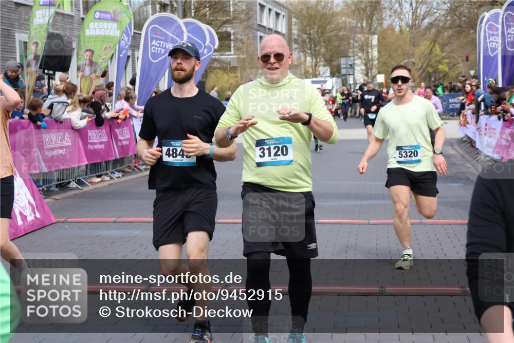 12.04.2026 - 45. Internationalen Wilhelmsburger Insellauf Strokosch-Dieckow http://msf.ph/oto/9452915 12.04.2026 13:08:21 Ziel 3120, 5103, 4845, 5320, 5568 meine-sportfotos.de