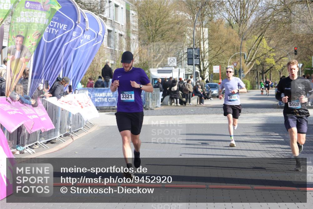 12.04.2026 - 45. Internationalen Wilhelmsburger Insellauf Strokosch-Dieckow http://msf.ph/oto/9452920 12.04.2026 10:25:38 Ziel 3321, 5502, 3812 meine-sportfotos.de